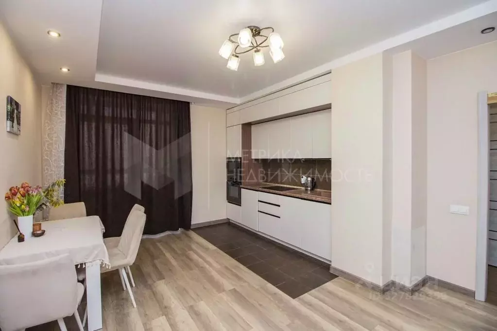 1-к кв. Тюменская область, Тюмень ул. Фармана Салманова, 12 (43.6 м) - Фото 1