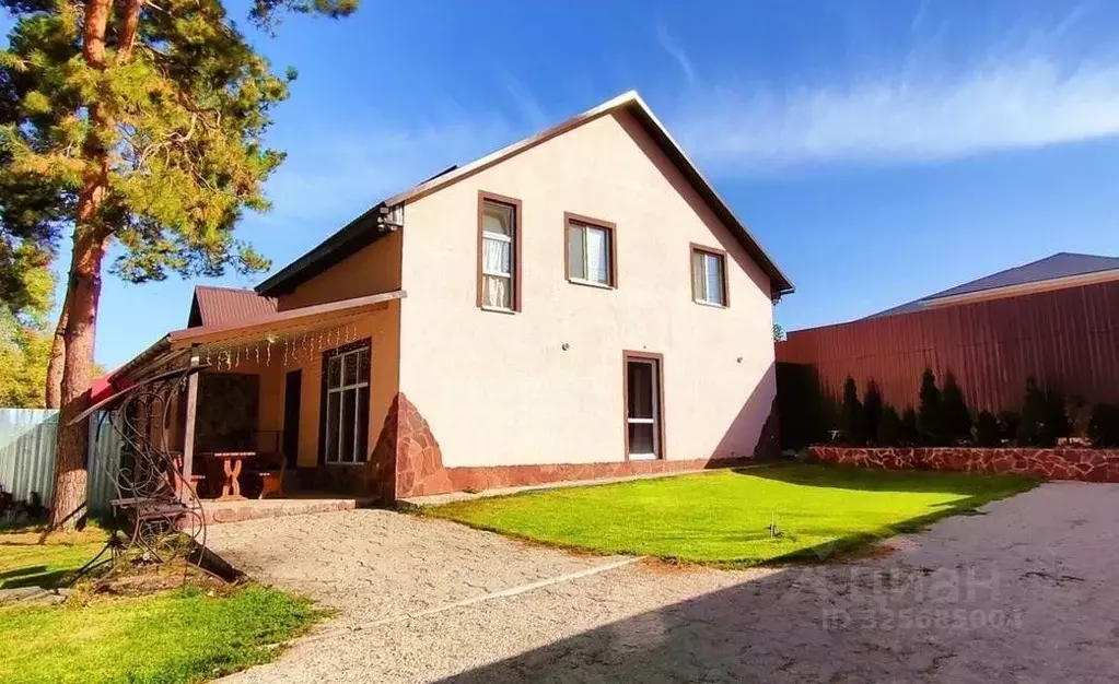 Дом в Саратовская область, Энгельс Лесная ул., 50А (120 м) - Фото 1