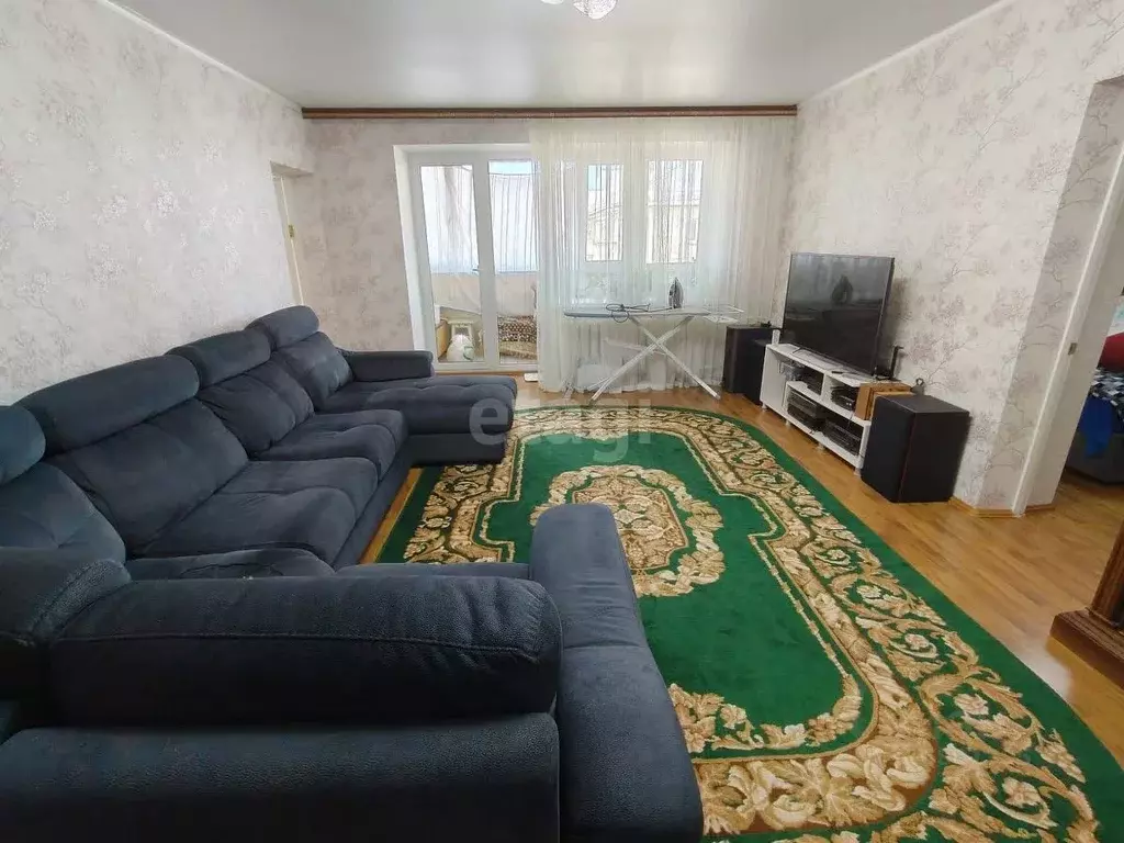3-к кв. Курганская область, Шадринск ул. Володарского, 39 (89.7 м) - Фото 0