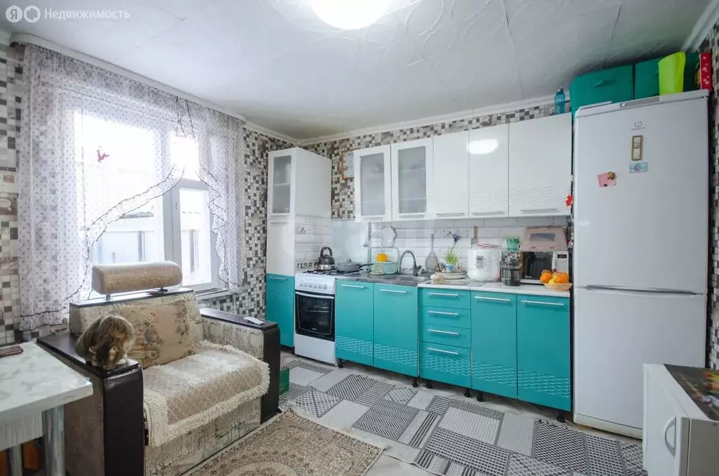 Дом в Ялуторовск, улица Свободы (27.9 м) - Фото 1