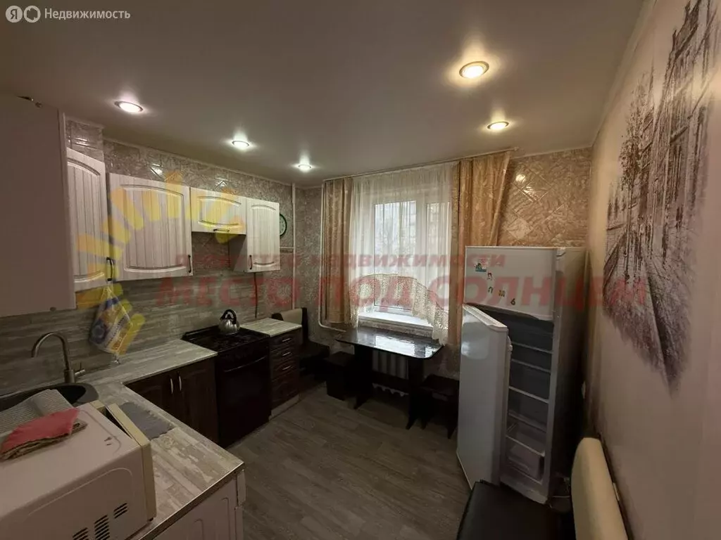 3-комнатная квартира: Ейск, улица Янышева, 114/2 (65 м) - Фото 1