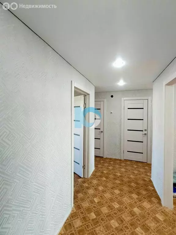 3-комнатная квартира: село Кандры, улица Чапаева, 63 (58.9 м) - Фото 1
