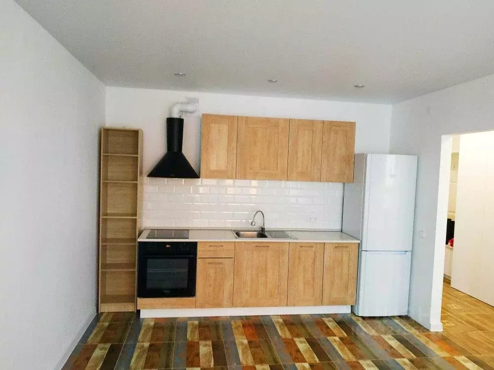 Студия Тюменская область, Тюмень ул. Ю.-Р.Г. Эрвье, 32к1 (33.0 м) - Фото 1