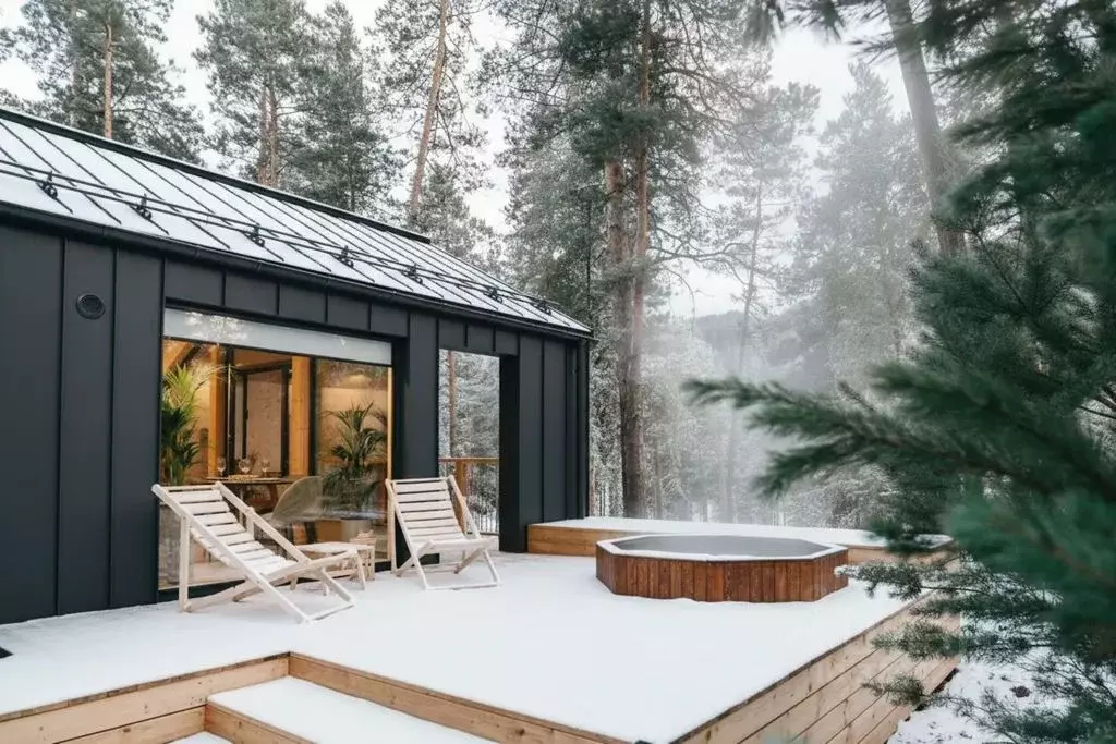 Дом в Алтай, Чемальский район Чемальский тракт, 10 км, 1/1 (35 м) - Фото 1