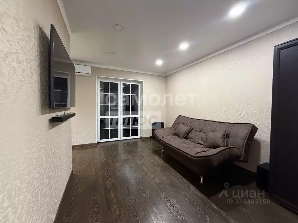 Студия Белгородская область, Старый Оскол Дубрава мкр, 1 кв-л, 22 ... - Фото 1