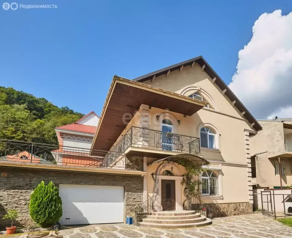 Дом в Сочи, улица Чекменёва (384.6 м) - Фото 0