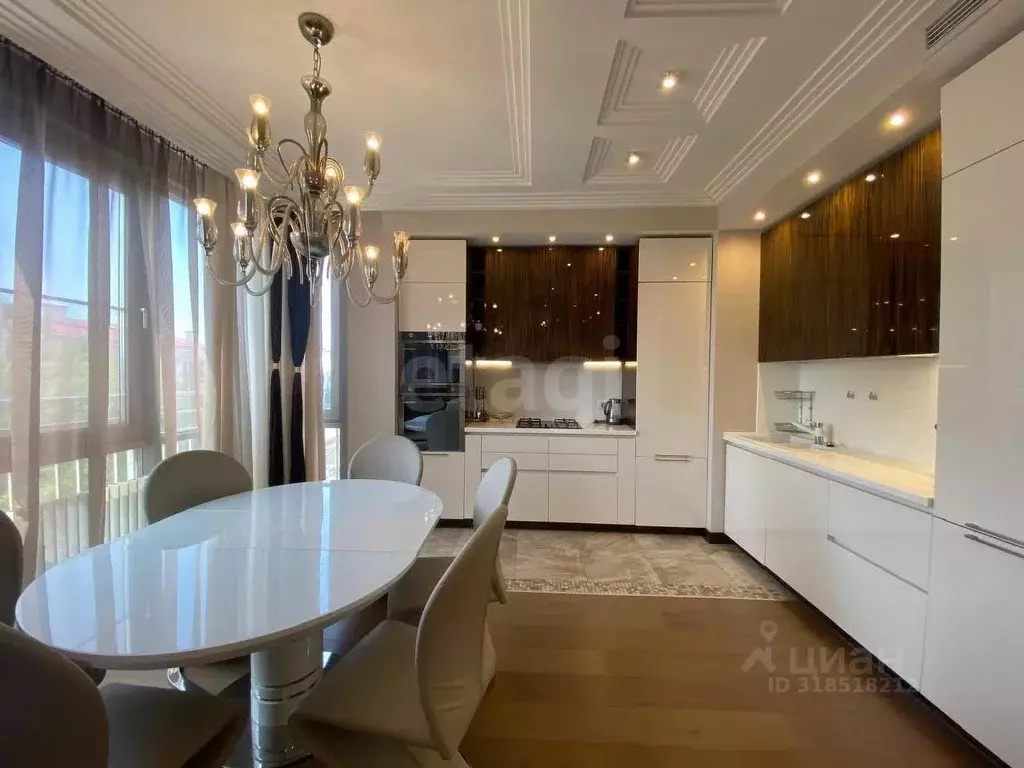 4-к кв. Татарстан, Казань ул. Горького, 3А (133.2 м) - Фото 0