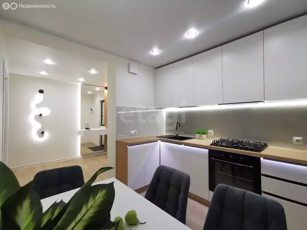 3-комнатная квартира: Йошкар-Ола, улица Петрова, 18 (80.9 м) - Фото 1