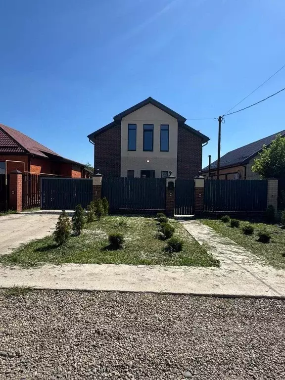 Дом в Краснодарский край, Динской район, с. Красносельское, Молодежный ... - Фото 0