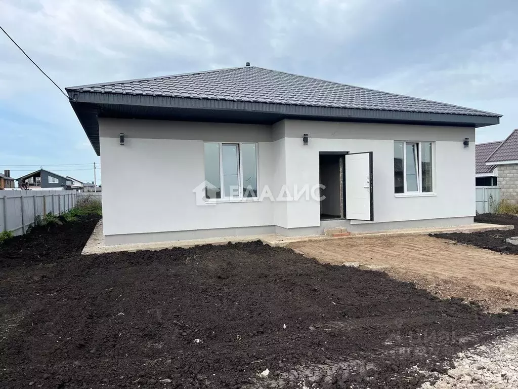 Дом в Башкортостан, Стерлитамакский район, Отрадовский сельсовет, с. ... - Фото 1