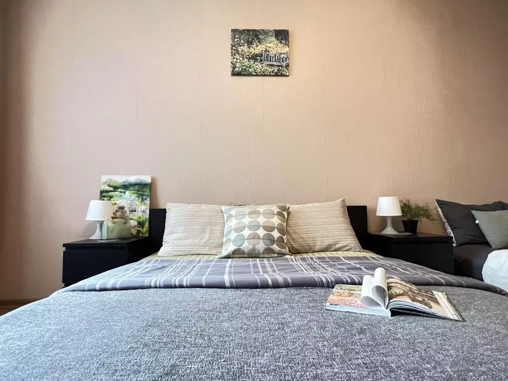 2-к кв. Санкт-Петербург ул. Есенина, 1к2 (86.0 м) - Фото 0