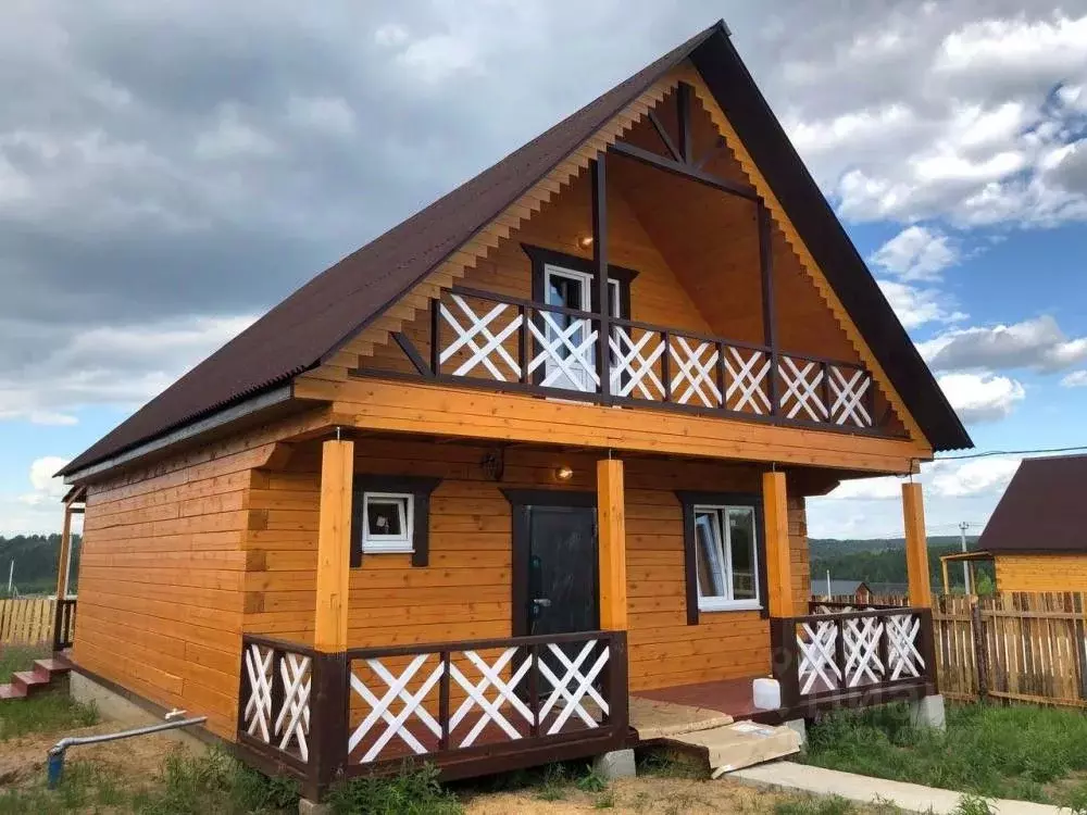 Дом в Иркутская область, Иркутский муниципальный округ, д. Карлук ул. ... - Фото 1