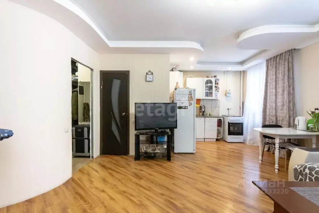 1-к кв. Свердловская область, Екатеринбург ул. Очеретина, 13 (49.9 м) - Фото 0