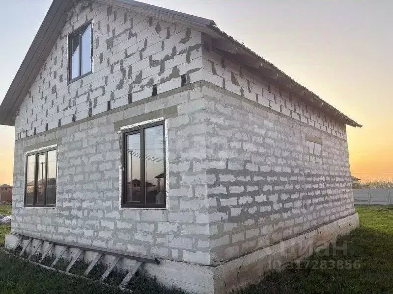 Дом в Белгородская область, Корочанский район, Мелиховское с/пос, с. ... - Фото 0