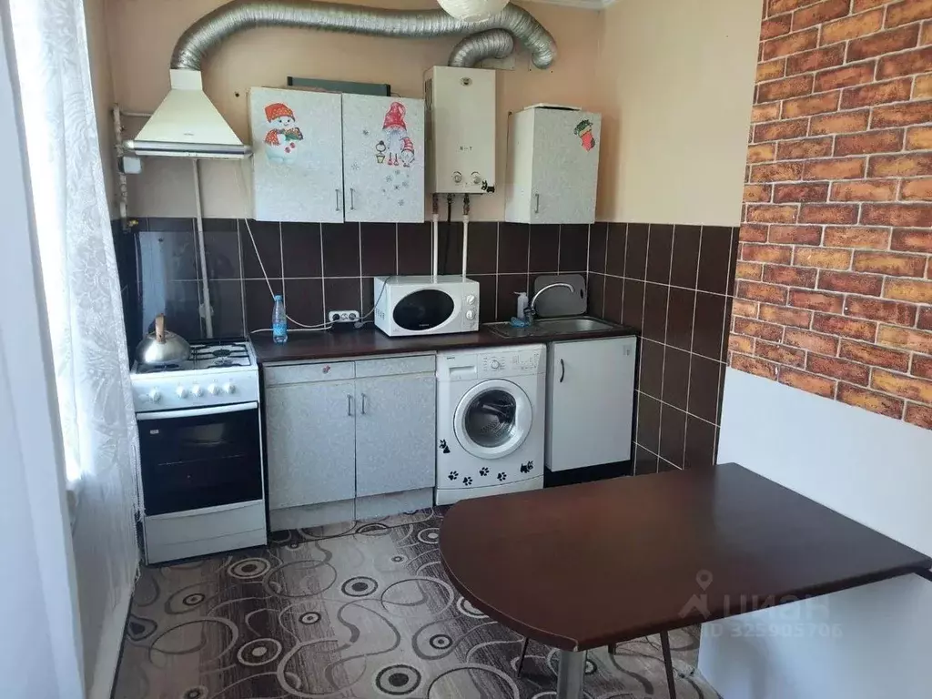 Студия Омская область, Омск пос. Амурский, ул. Сурикова, 3 (31.1 м) - Фото 1