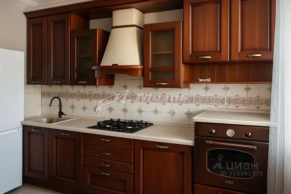 3-к кв. Крым, Симферополь ул. 60 лет Октября, 37 (71.9 м) - Фото 1