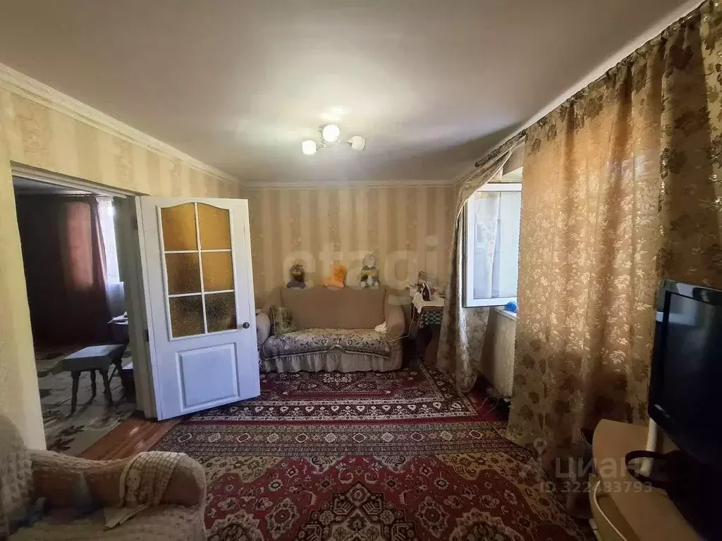 Дом в Крым, Сакский район, Ореховское с/пос, с. Михайловка пер. ... - Фото 1