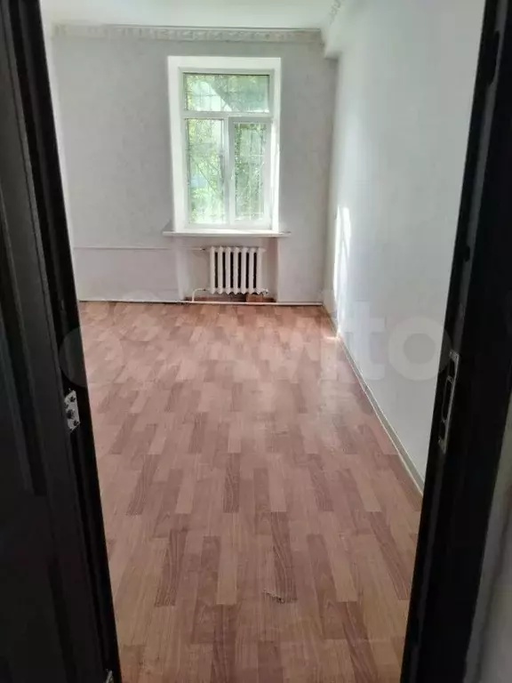 Комната 14 м в 3-к., 1/3 эт. - Фото 1