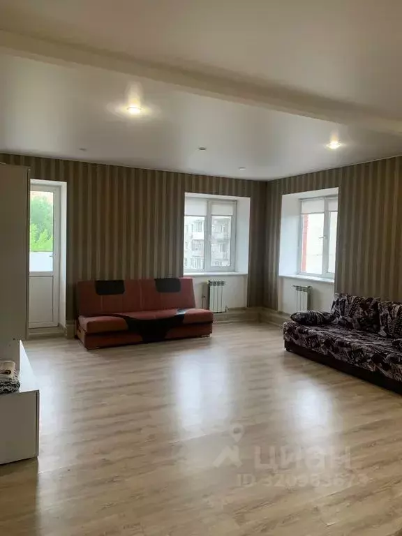 2-к кв. Саратовская область, Саратов Астраханская ул., 140 (70.0 м) - Фото 1