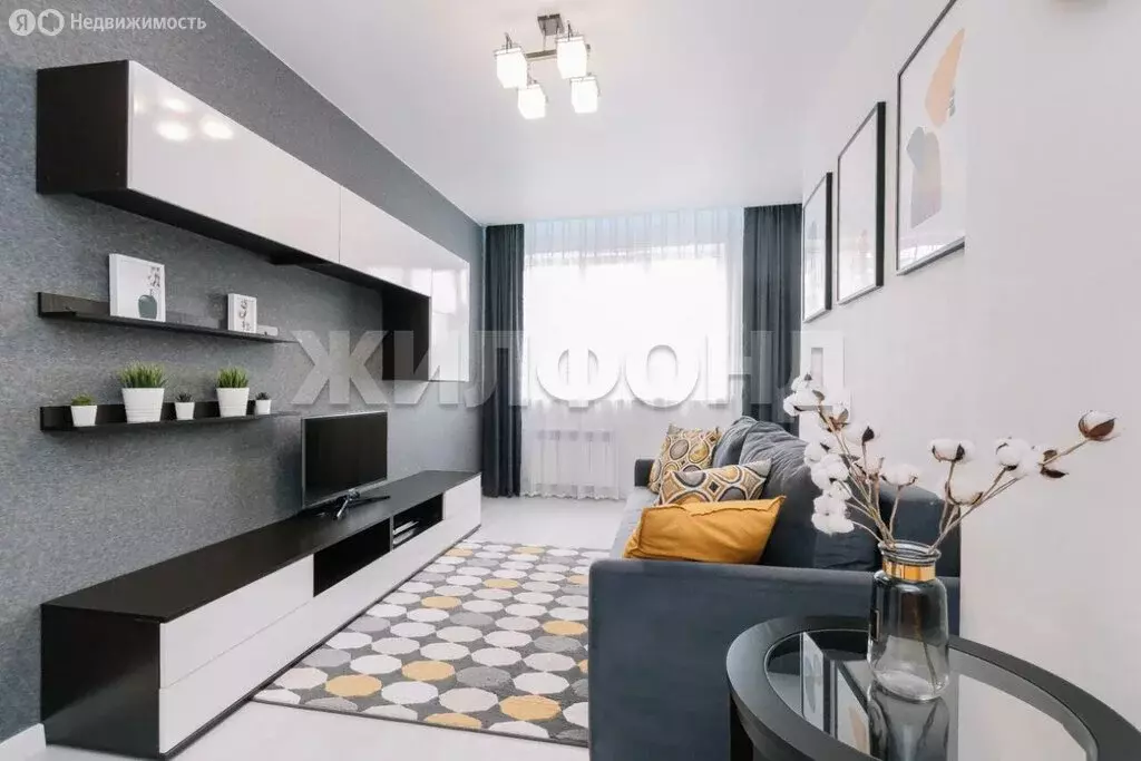 3-комнатная квартира: Новосибирск, улица Красина, 56 (77.9 м) - Фото 1