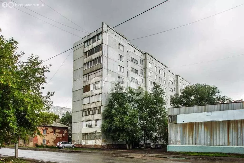 3-комнатная квартира: Омск, улица 20 лет РККА, 206 (62.5 м) - Фото 0
