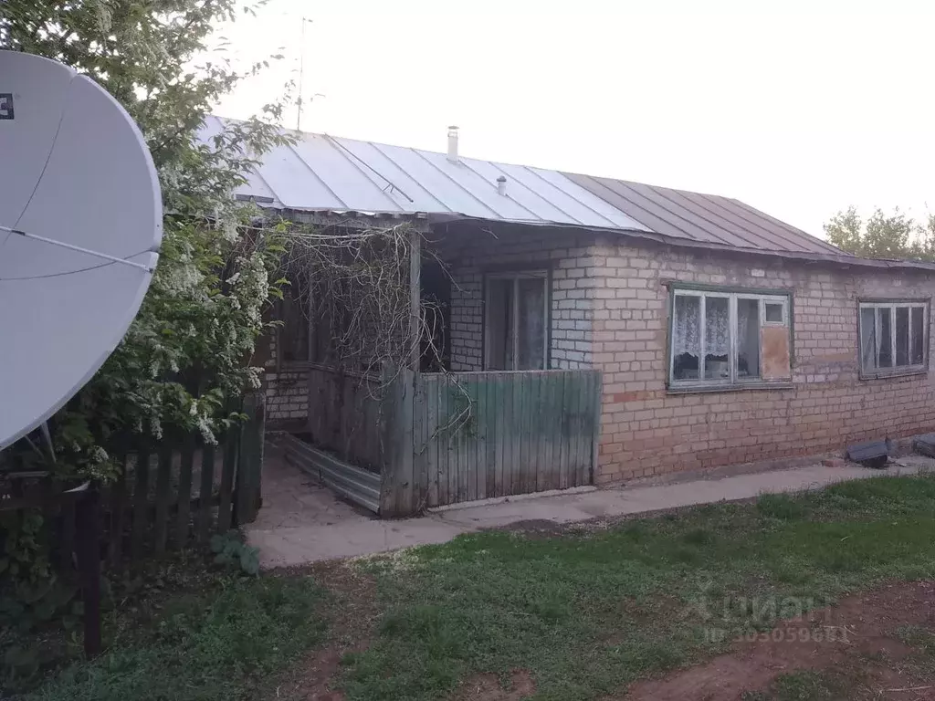 Дом в Оренбургская область, Переволоцкий район, с. Кичкасс  (70 м) - Фото 1