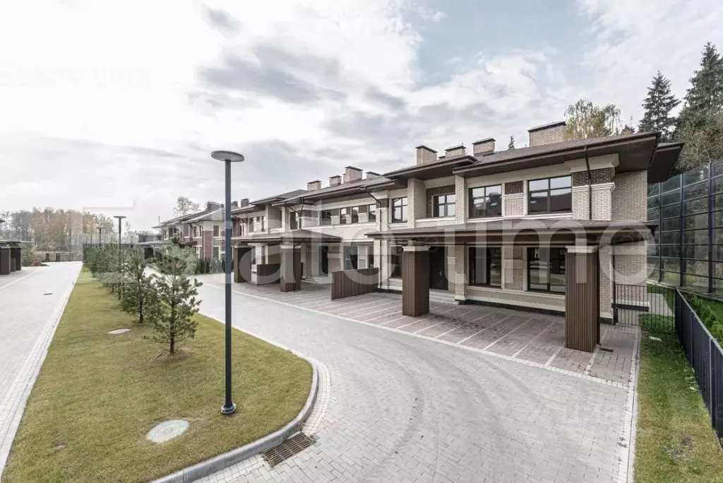 Таунхаус в Московская область, Красногорск городской округ, д. ... - Фото 1