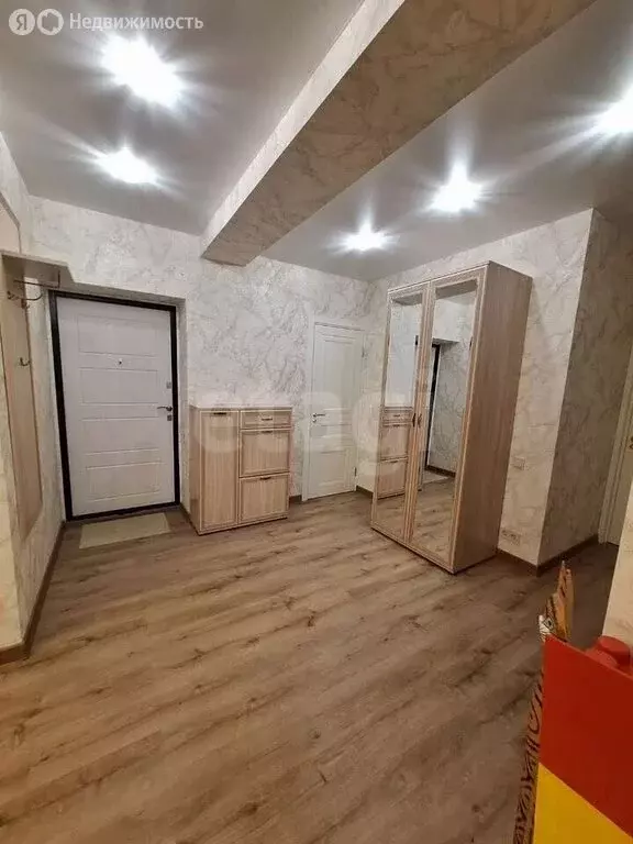 3-комнатная квартира: деревня Кисловка, микрорайон Левобережный, улица ... - Фото 1