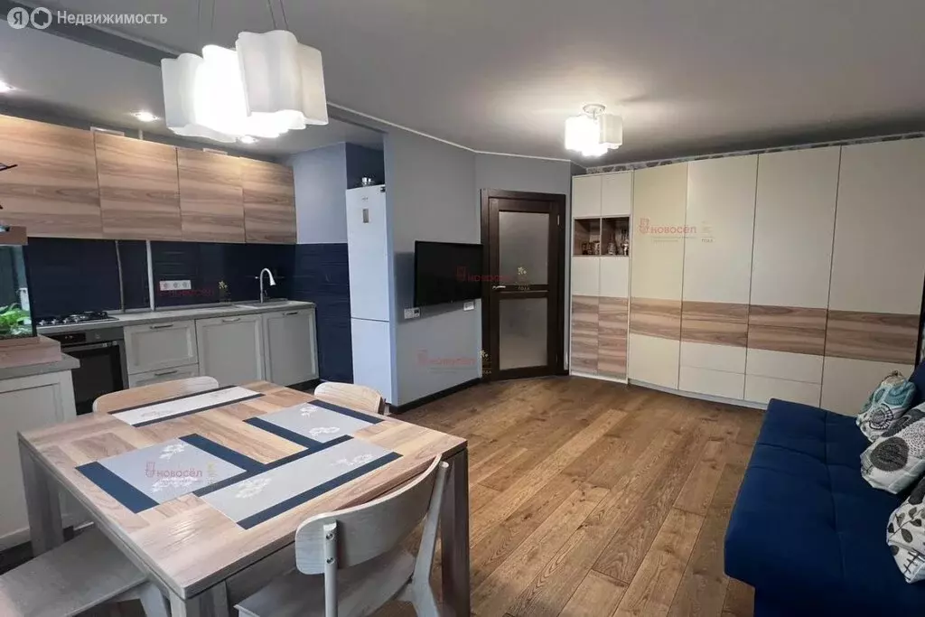 4-комнатная квартира: Екатеринбург, улица Патриотов, 8 (73 м) - Фото 0