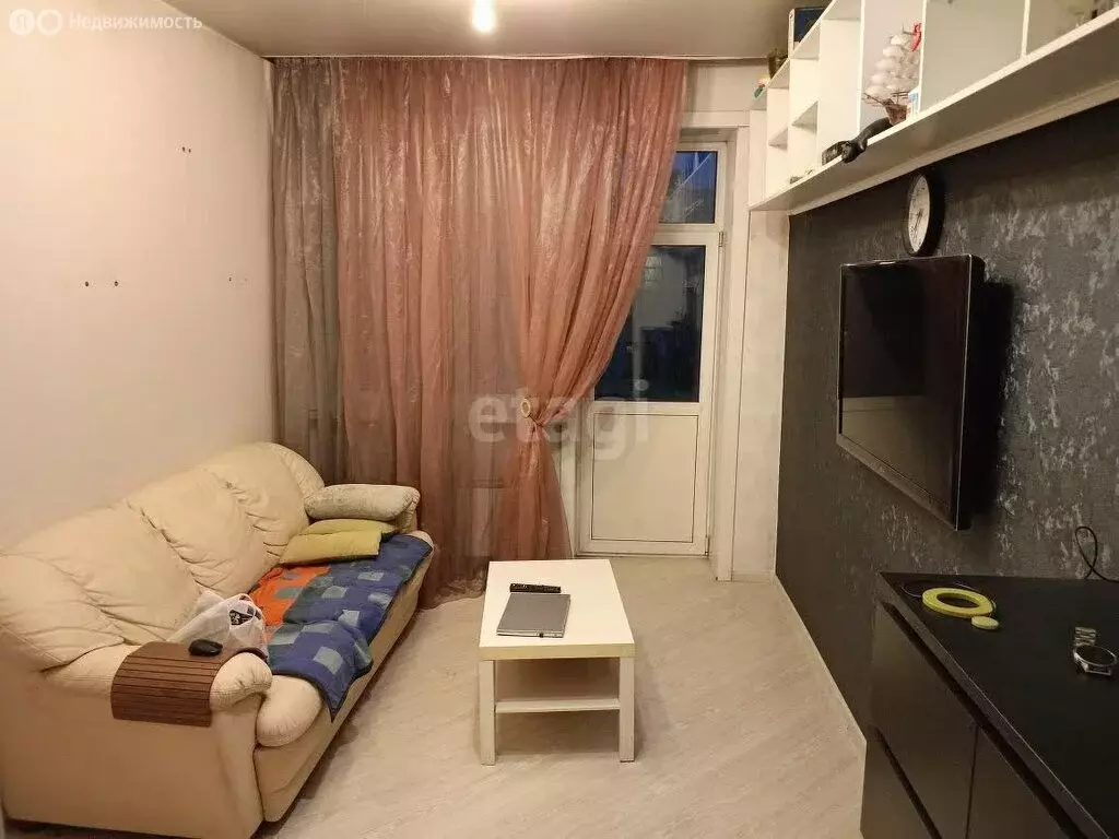 3-комнатная квартира: Новокузнецк, улица Кирова, 8 (49 м) - Фото 1