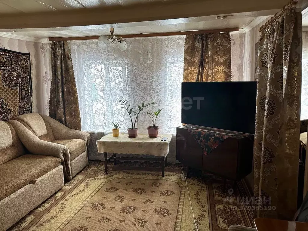Дом в Оренбургская область, с. Октябрьское ул. Почтовая, 8 (59 м) - Фото 1