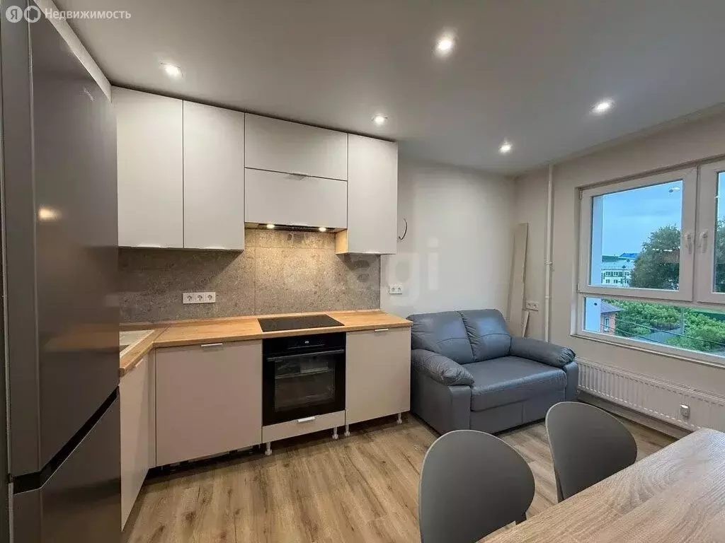 3-комнатная квартира: Горно-Алтайск, улица Павла Кучияк, 2 (69.8 м) - Фото 2