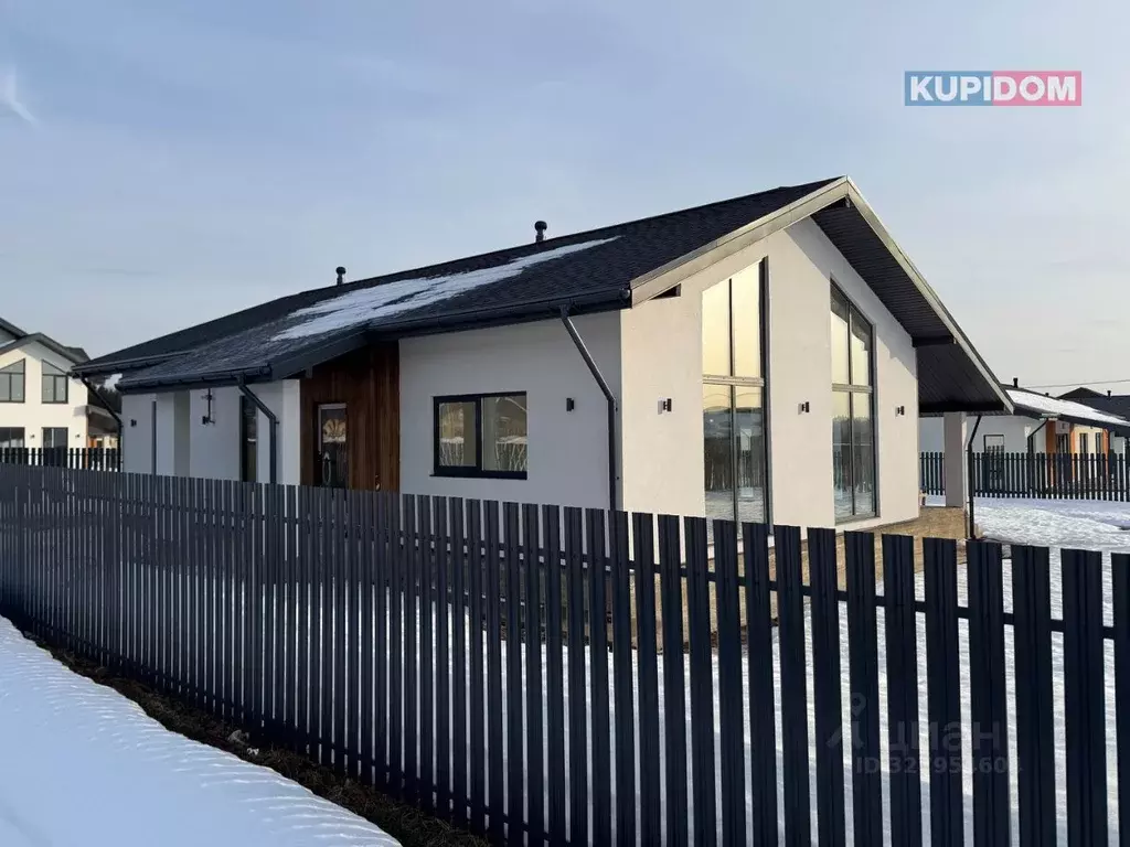 Дом в Калужская область, Жуковский муниципальный округ, с. Совхоз ... - Фото 1