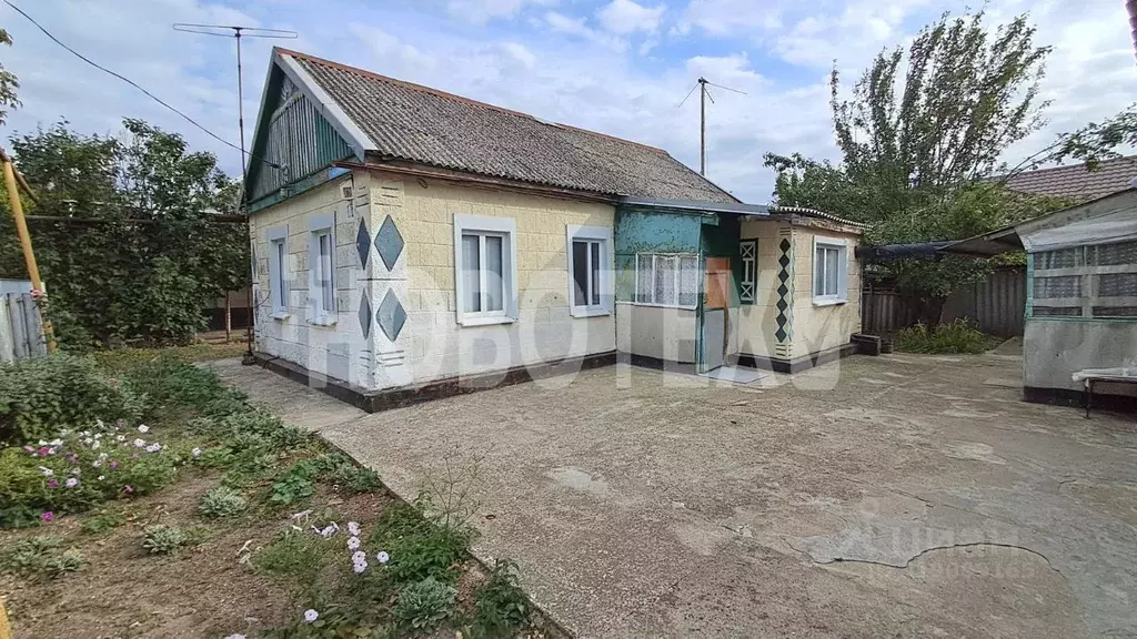 Дом в Краснодарский край, Каневская ст-ца ул. Широкая, 122 (35 м) - Фото 0