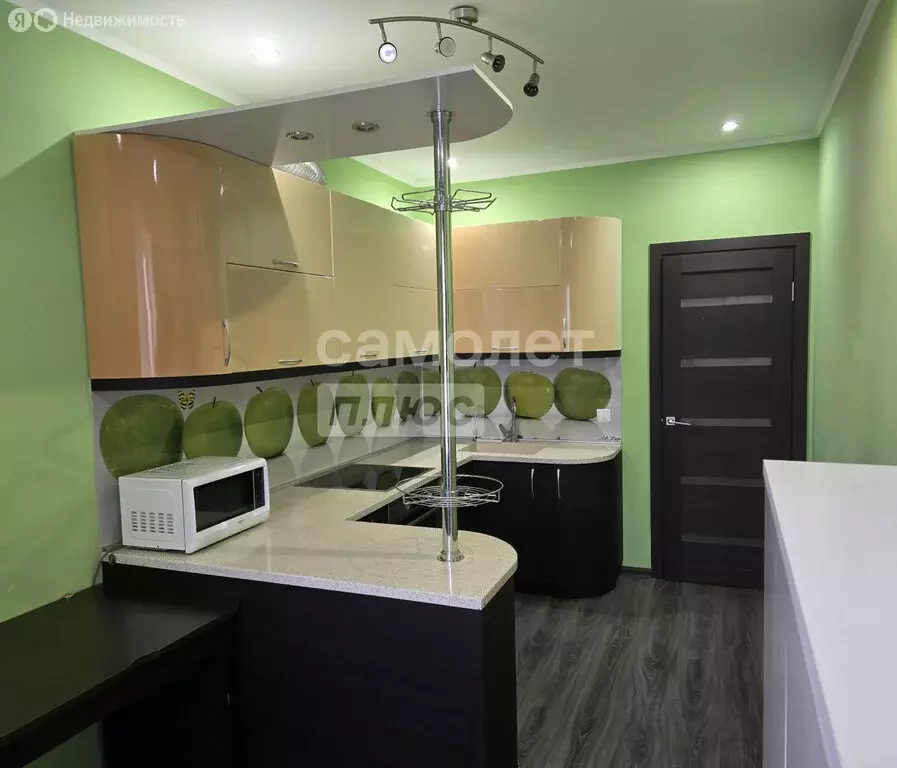 4-комнатная квартира: Челябинск, улица Братьев Кашириных, 160 (124 м) - Фото 2