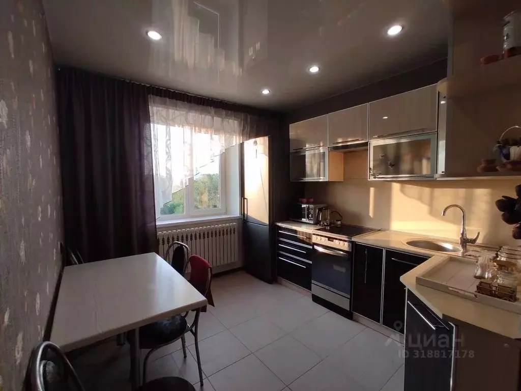 3-к кв. Хакасия, Усть-Абакан рп ул. Пионерская, 49А (66.7 м) - Фото 1