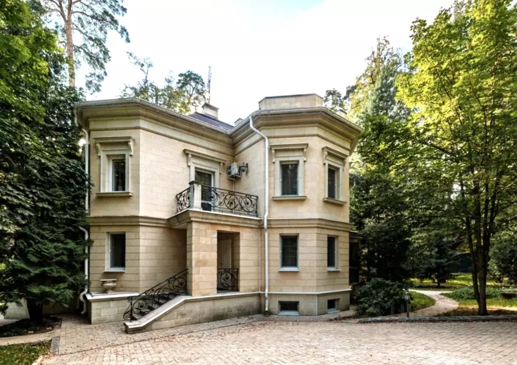 Дом в Московская область, Красногорск городской округ, с. ... - Фото 1