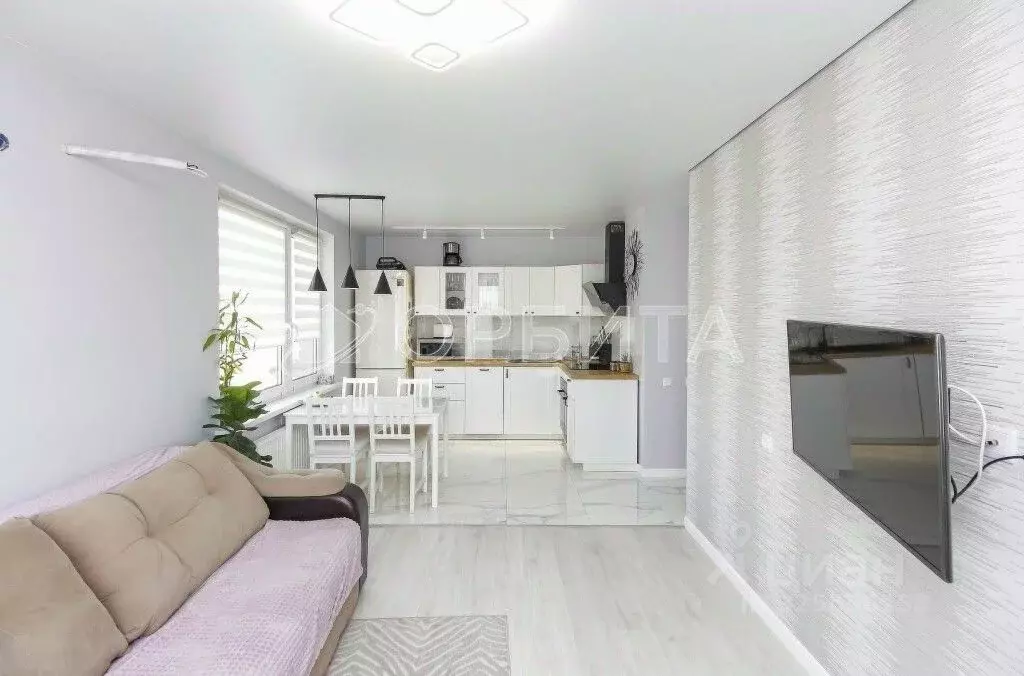 3-к кв. Тюменская область, Тюмень ул. Стройотрядовская, 12 (60.3 м) - Фото 2