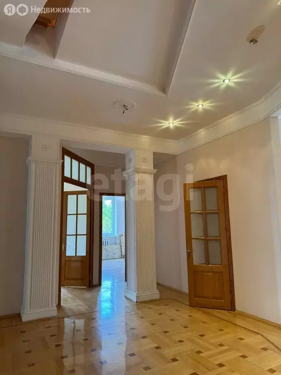 4-комнатная квартира: Владикавказ, проспект Коста, 240 (300 м) - Фото 1