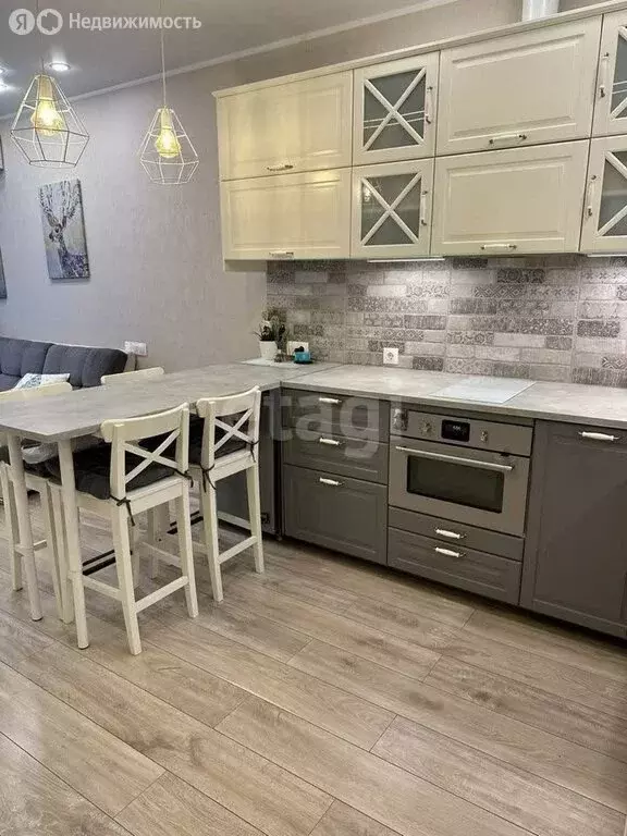3-комнатная квартира: Кемерово, Московский проспект, 18к1 (61 м) - Фото 0