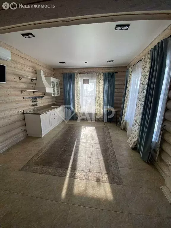 Торговая площадь (530 м) - Фото 1