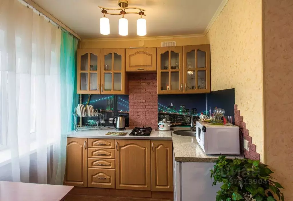 1-к кв. Мурманская область, Мурманск просп. Кирова, 62А (64.0 м) - Фото 0