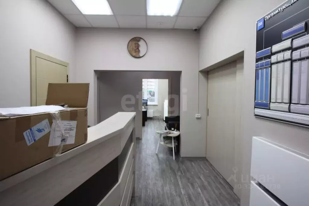 Офис в Красноярский край, Красноярск Караульная ул., 82 (149 м) - Фото 1