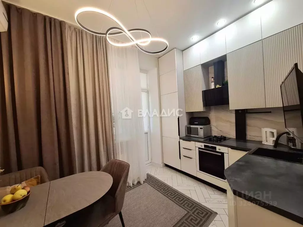 2-к кв. Волгоградская область, Волгоград ул. Маршала Чуйкова, 9 (55.0 ... - Фото 1