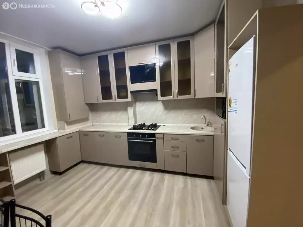 2-комнатная квартира: Евпатория, проспект Победы, 91 (62.8 м) - Фото 1