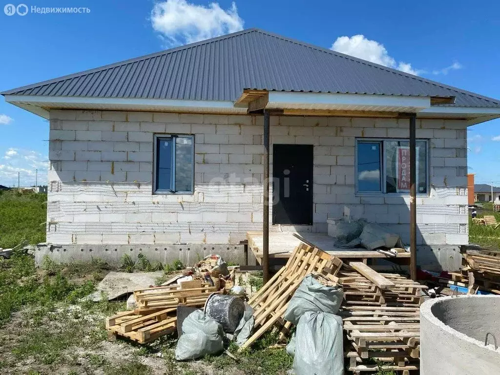 Дом в Заводоуковск, улица Ветеранов Труда (105 м) - Фото 0