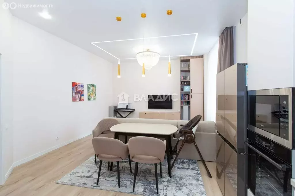 3-комнатная квартира: Тобольск, Октябрьская улица, 19А (110 м) - Фото 1