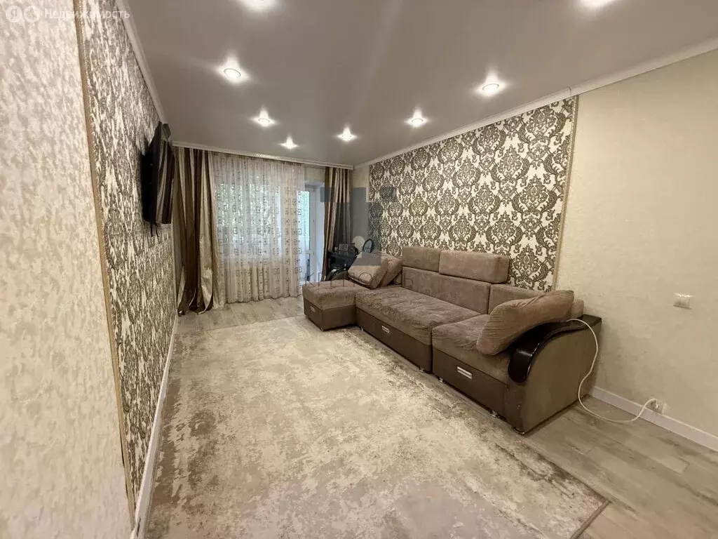 3-комнатная квартира: Мелеуз, Южная улица, 2 (69 м) - Фото 0