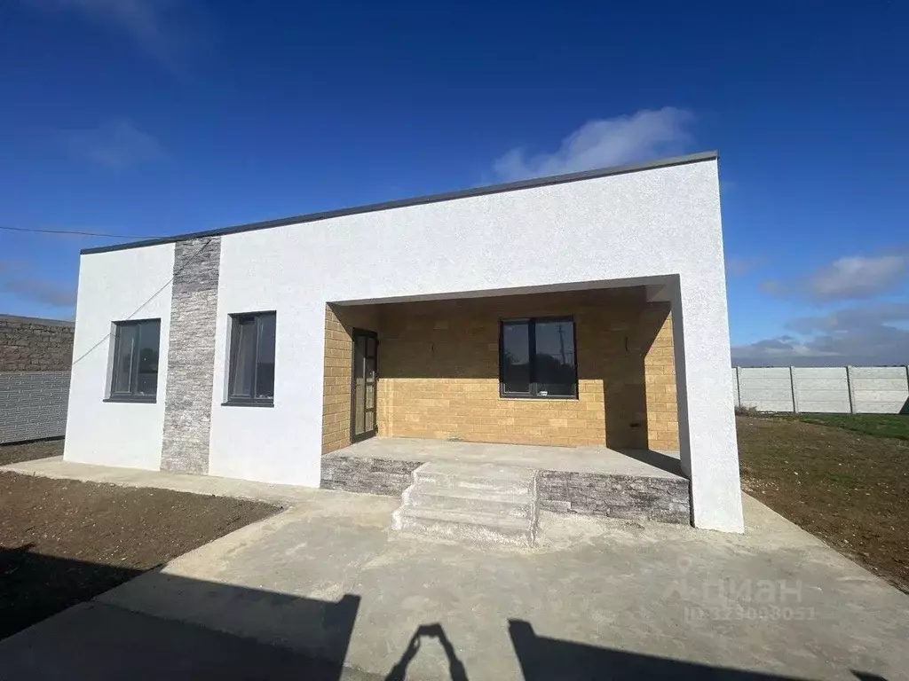 Дом в Крым, Сакский район, с. Молочное пер. Полевой, 8 (93 м) - Фото 1