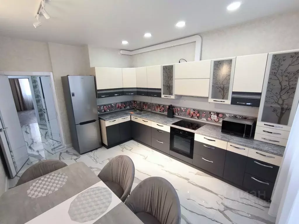 2-к кв. Краснодарский край, Краснодар Стахановская ул., 1/3 (80.0 м) - Фото 1